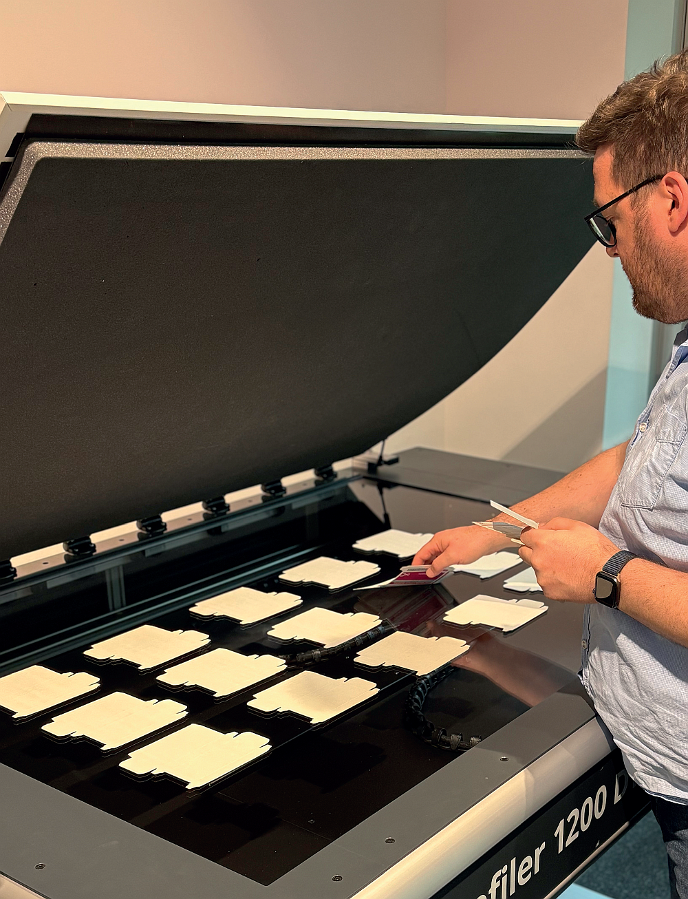 Mehr als nur eine Chargenfreigabe | Die Chancen strukturierter Nutzung von Daten aus der automatisierten Packmittelinspektion